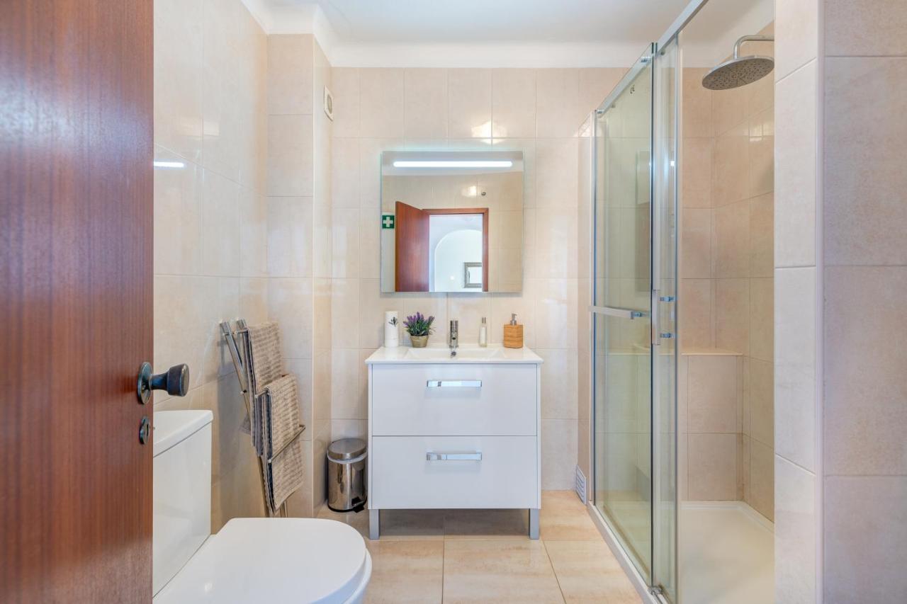 Algarsun - Idealy Situated With Modern Comfort